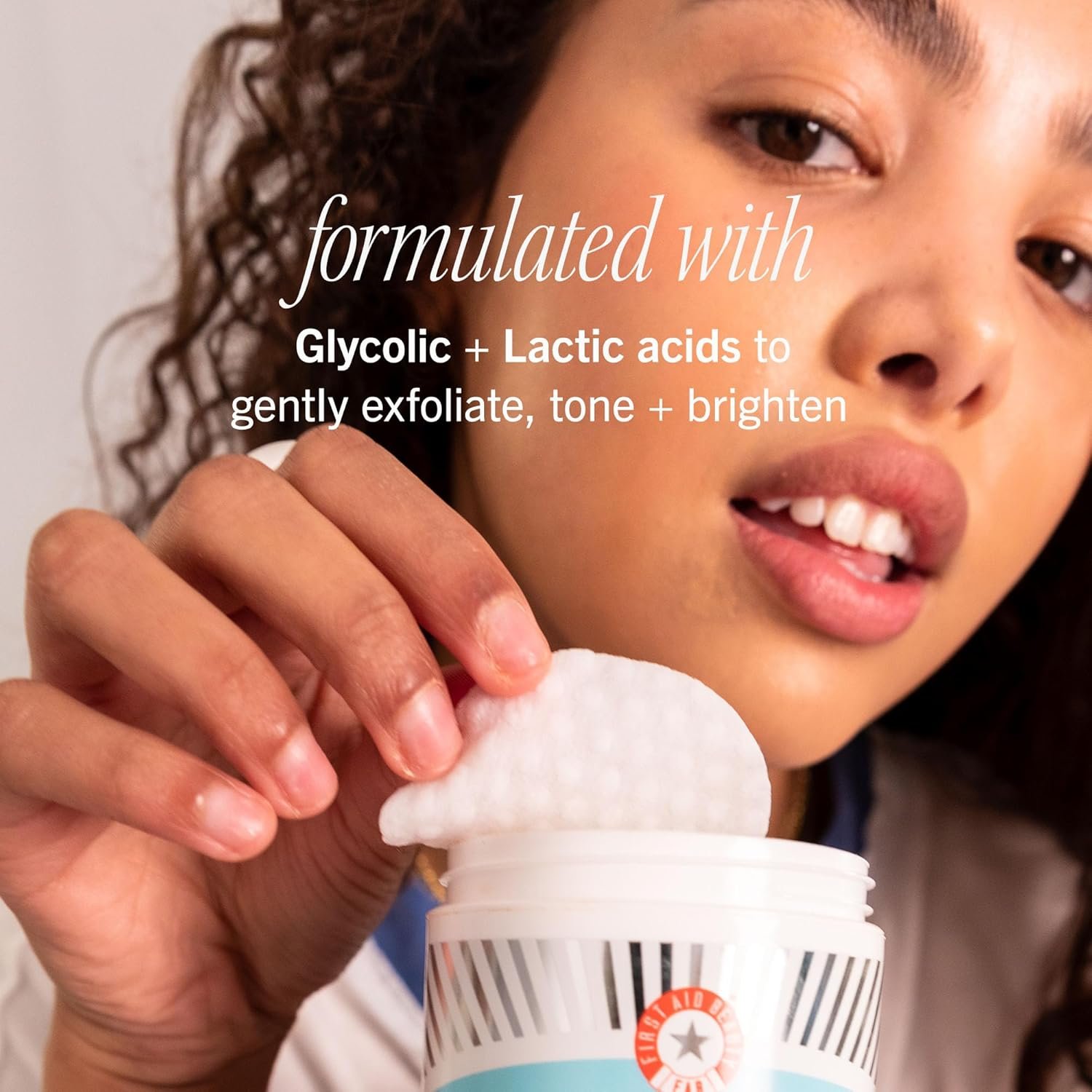 First Aid Beauty - Facial Radiance Pads with Glycolic & Lactic Acids, Daily Exfoliating Pads with AHA, Visibly Smaller Pores, Help Tone & Brighten Skin, One-Step Makeup Prep, Compostable, 60 - Image 3