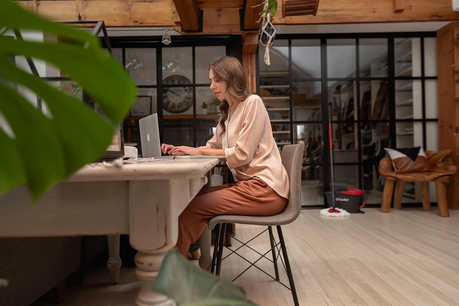 O-Cedar EasyWring Microfiber Spin Mop, Bucket Floor Cleaning System, Red, Gray, Standard - Image 8