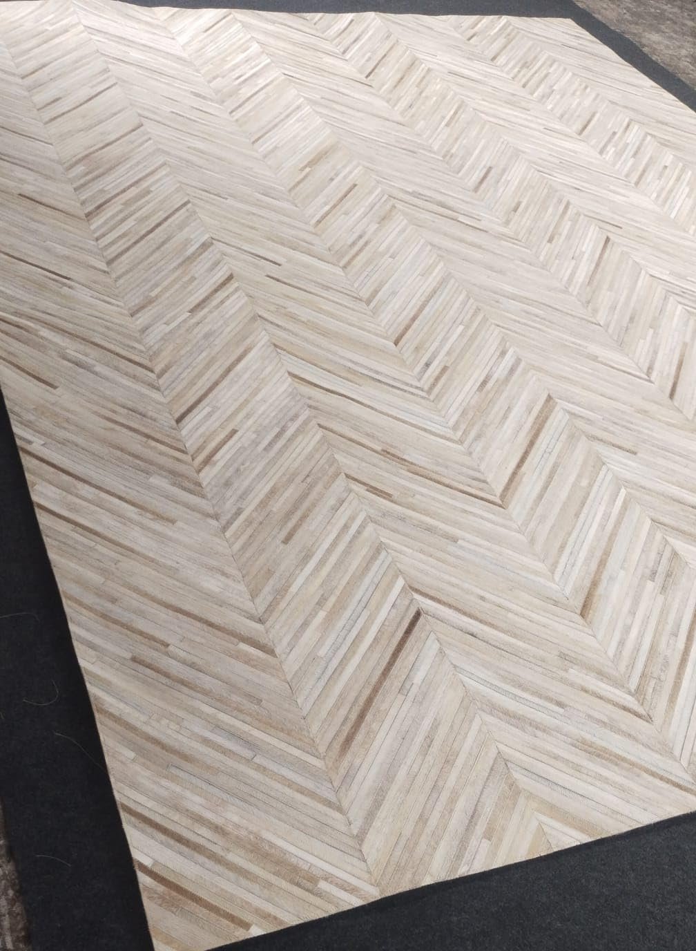 Handmade Leather Area Rug, Luxurious Beige Chevron Pattern Artisan-Crafted Genuine Leather Rug Modern Living Room Leather Carpet Vinatge Area Rug for Bedroom Size: 9.9X14 ft - Image 5