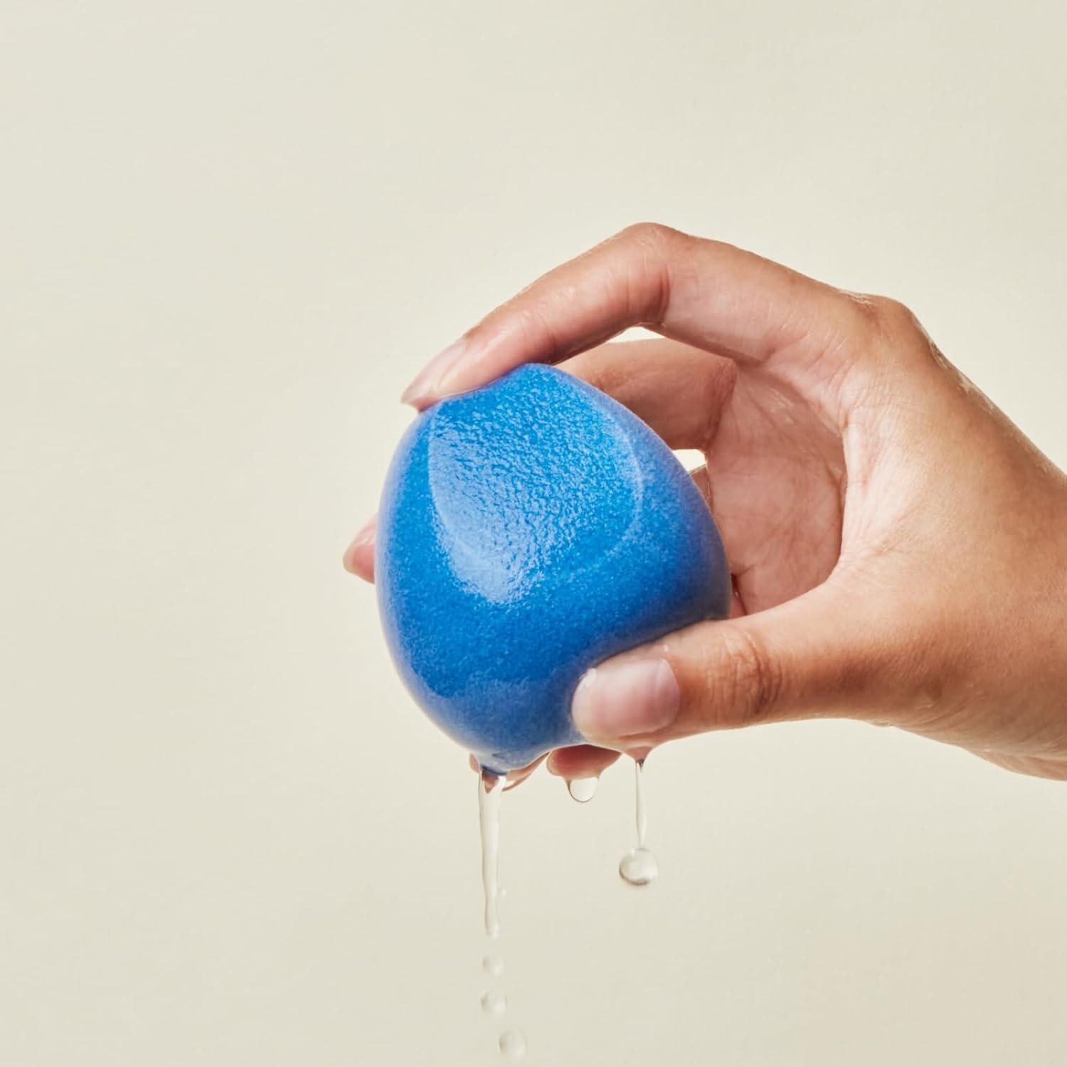 JUNO & Co. Microfiber Makeup Sponge, Dual Layer Technology for Full Coverage Flawless Makeup Blender for Foundation, Powder and Cream (Velvet Style and Blue Color) - Image 4