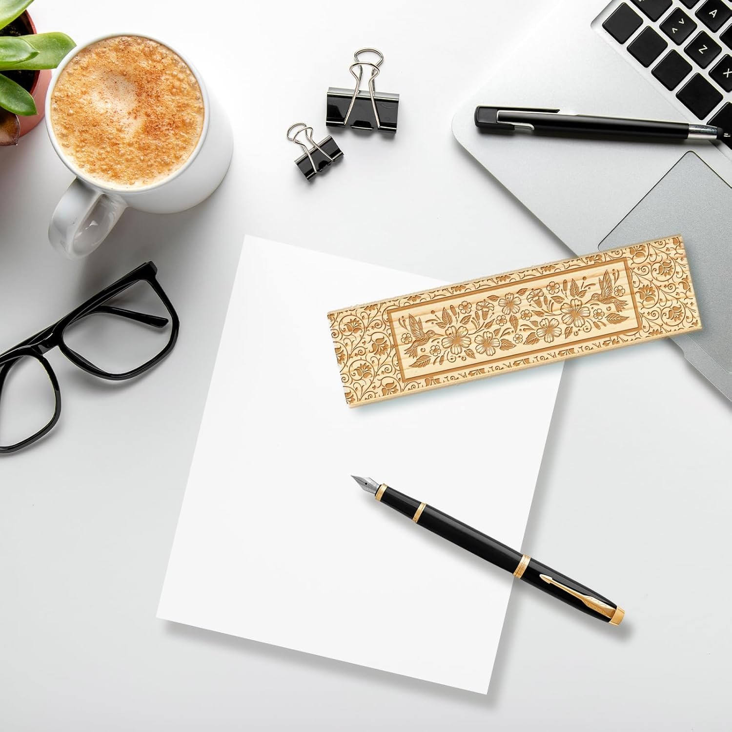 CHGCRAFT Vintage Floral Border Pregnancy Test Souvenir Box Hummingbird Wooden Pregnancy Announcement Keepsake Box with Raffia Ribbon and Lock Announcement Gifts for Dad Husband, 8x2x1.2inch - Image 4