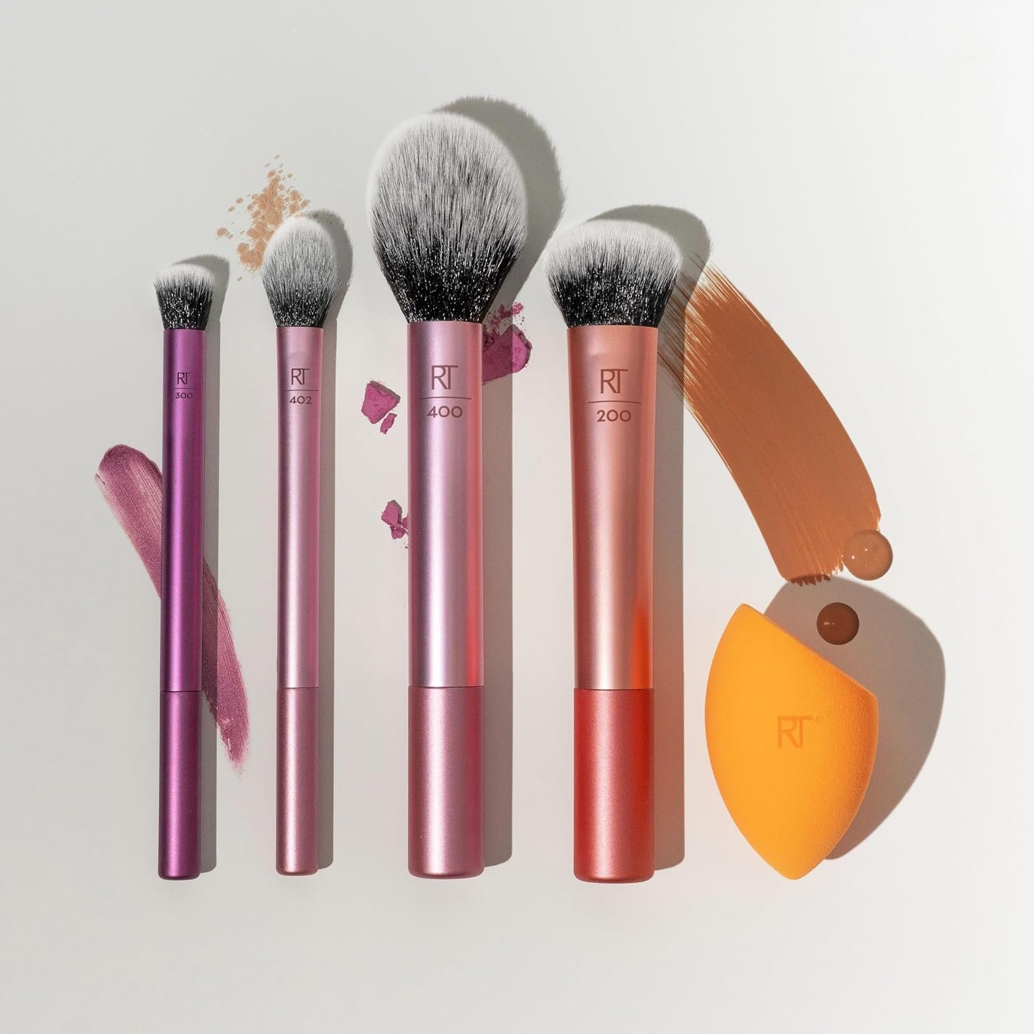 Real Techniques 5 Piece Everyday Essentials Makeup Brush Set, Includes 4 Brushes & Makeup Sponge, For Foundation, Blush, Bronzer, Contour, Eyeshadow, & Powder, Travel Gift Set, Cruelty-Free & Vegan - Image 4