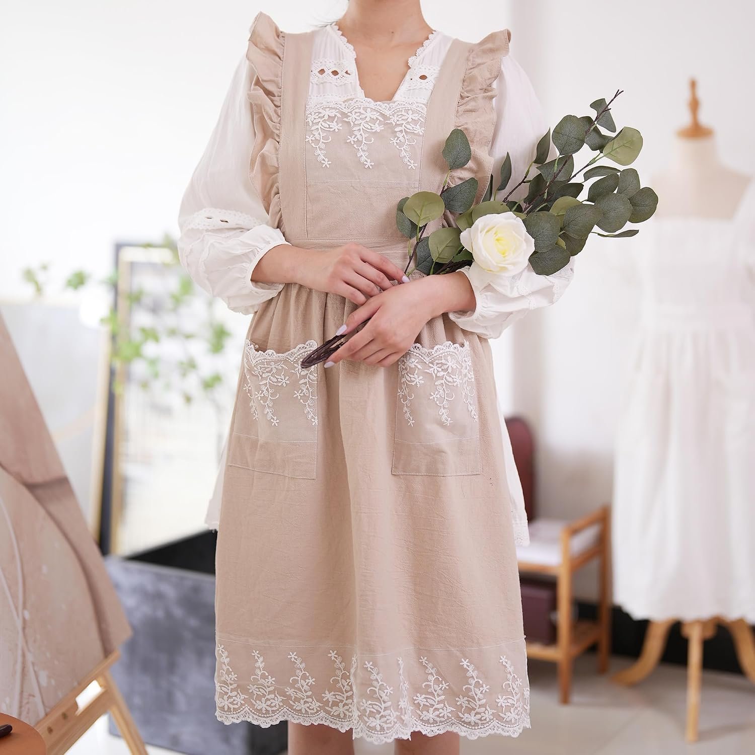 Aoomzoon Vintage Aprons for Women with Pockets Cute Lace Ruffle Adjustable Apron for Cooking Kitchen Baking Gardening - Image 3