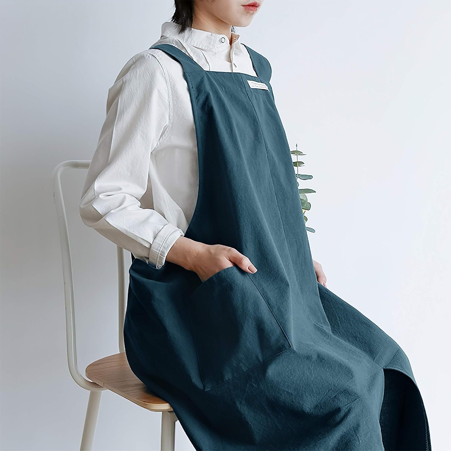HANEE Cotton Aprons for Women and Men | Cross-Back Apron with Pockets - Image 7